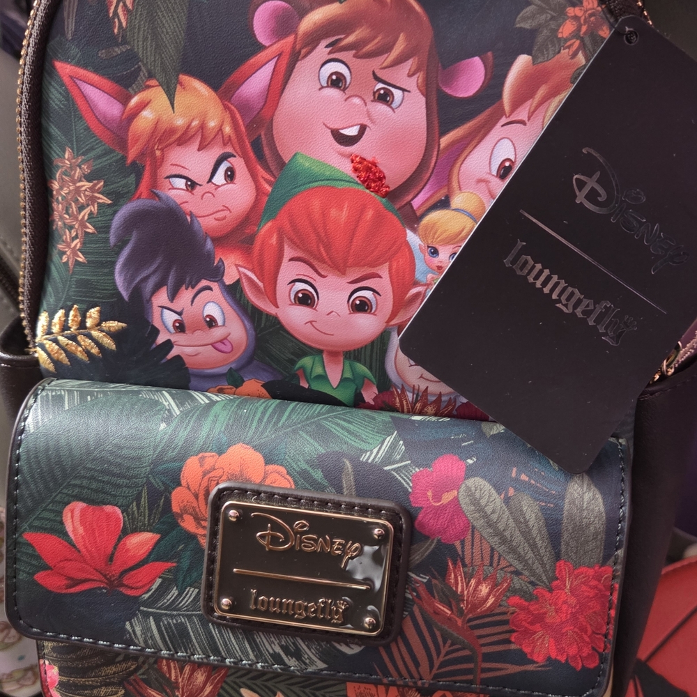 Peter Pan Loungefly Metal Tag - Picture 2 of 4